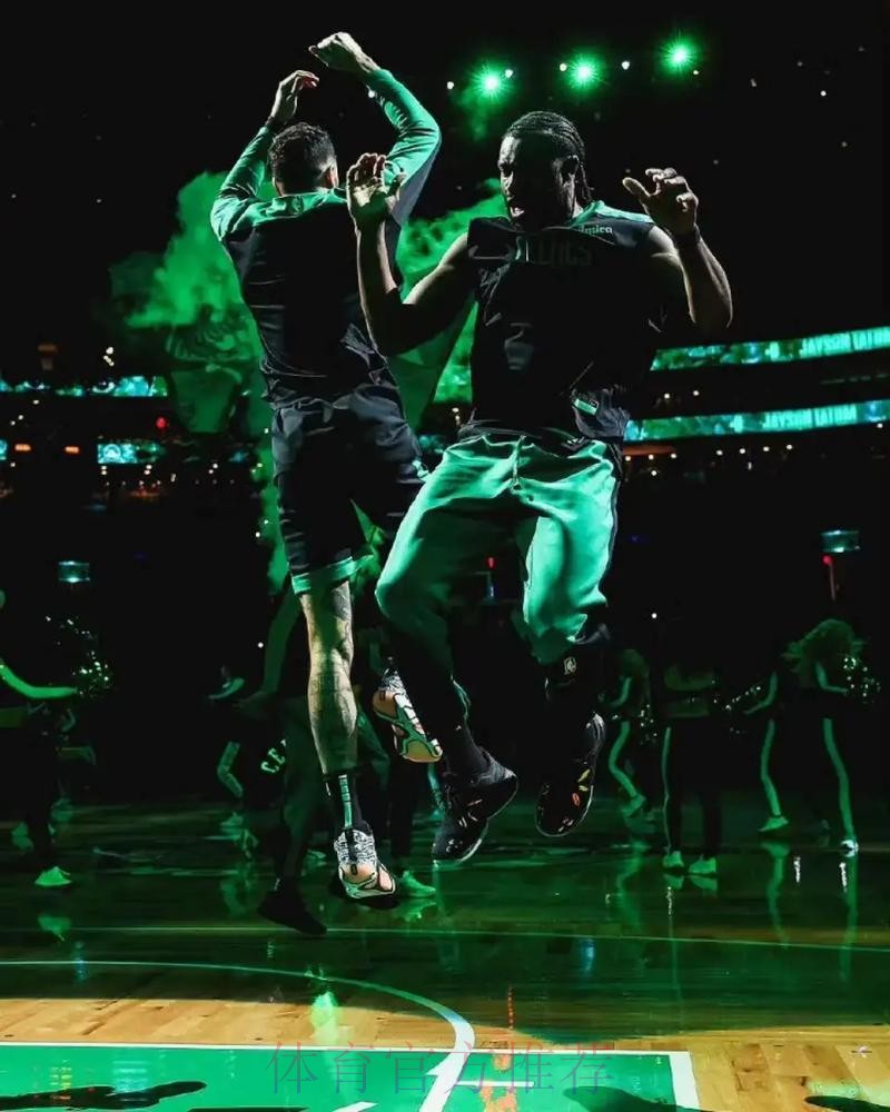 杰伦-布朗生涯第5次入选全明星,也是生涯第1次全明星首发 杰伦-布朗生涯第5次入选全明星,也是生涯第1次全明星首发